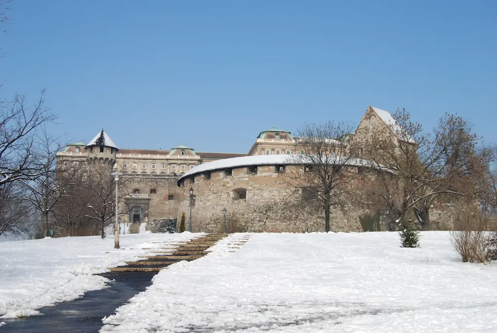 Budimski dvorac u Budimpešti pod snegom