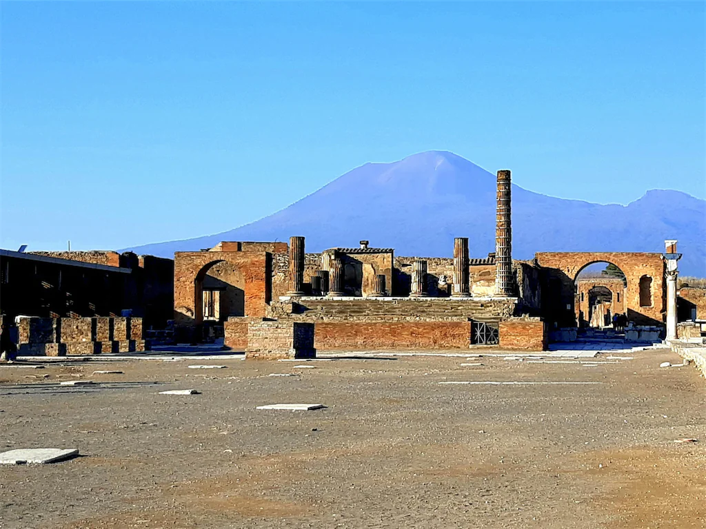 Ostaci antičkog grada Pompeja nakon erupcije Vezuva