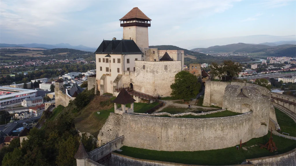 Trenčinska tvrđava iznad grada